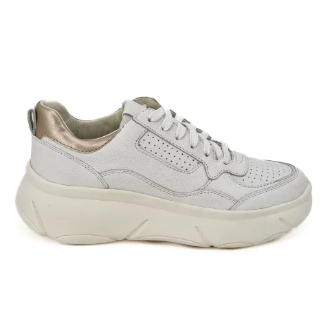 Кроссовки женские