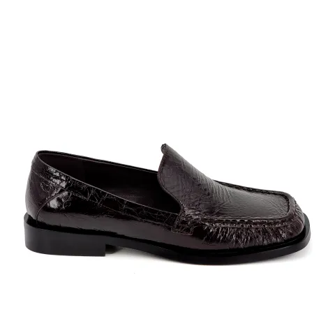 Лоферы женские