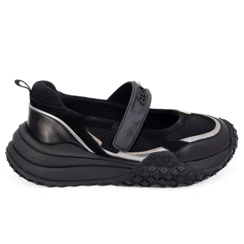 Кроссовки женские