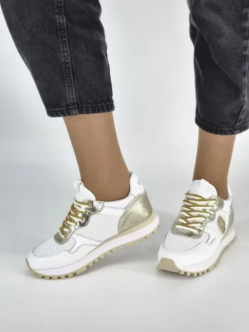 Кроссовки женские