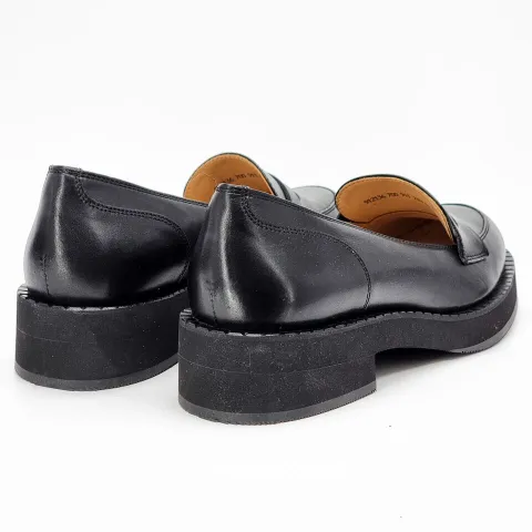 Лоферы женские