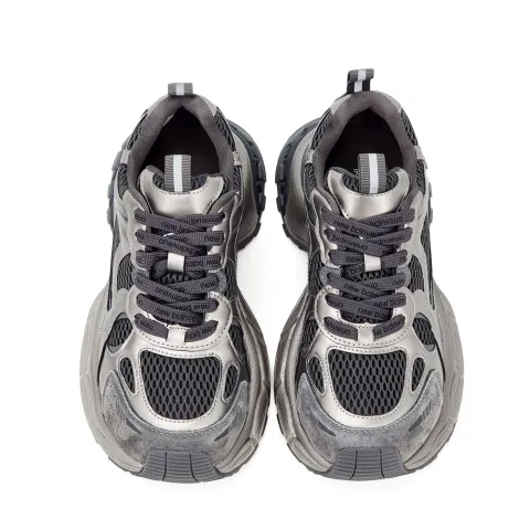 Кроссовки женские