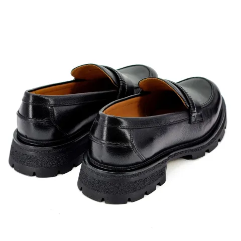 Лоферы женские