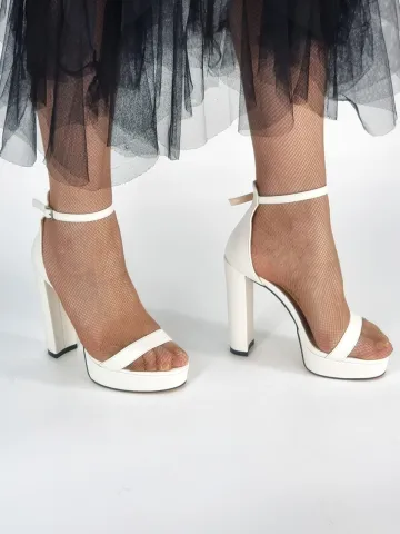 Босоножки женские