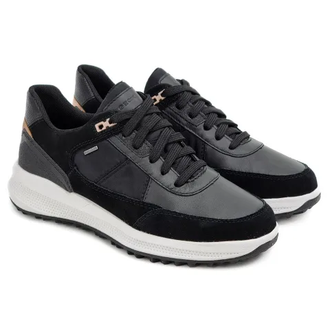 Кроссовки женские