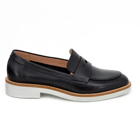 Лоферы женские