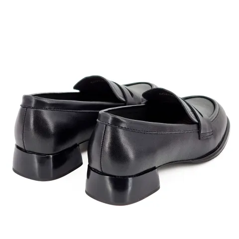 Лоферы женские