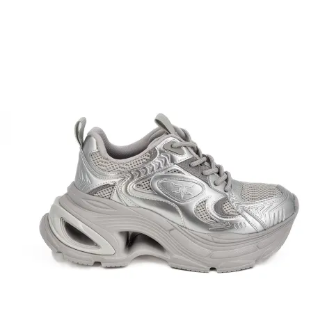 Кроссовки женские