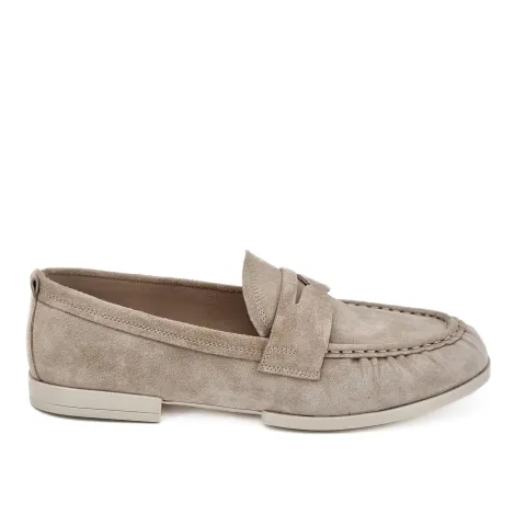 Лоферы женские