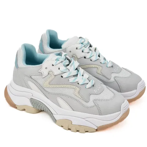 Кроссовки женские