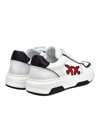 Кроссовки женские