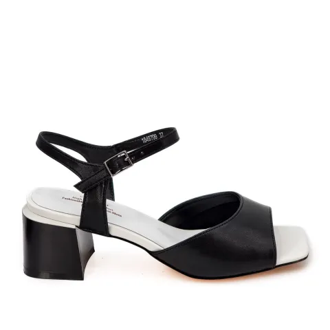 Босоножки женские