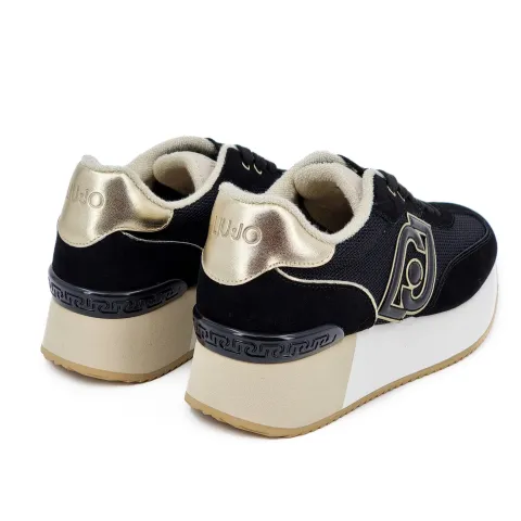 Кроссовки женские