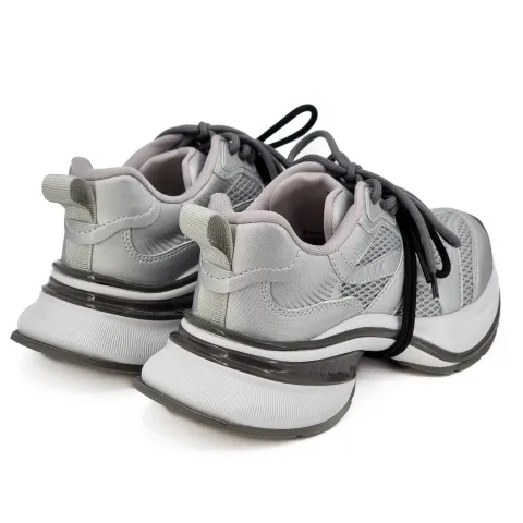 Кроссовки женские