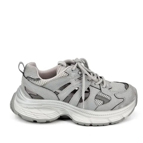 Кроссовки женские