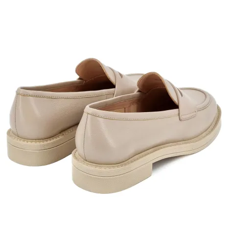 Лоферы женские