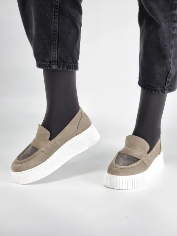 Лоферы женские