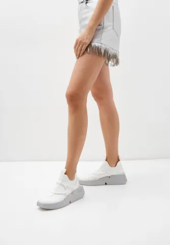 Кроссовки женские