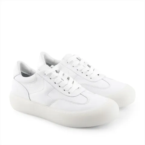 Кроссовки женские