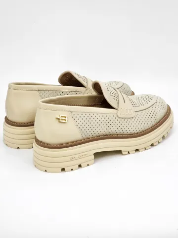 Лоферы женские