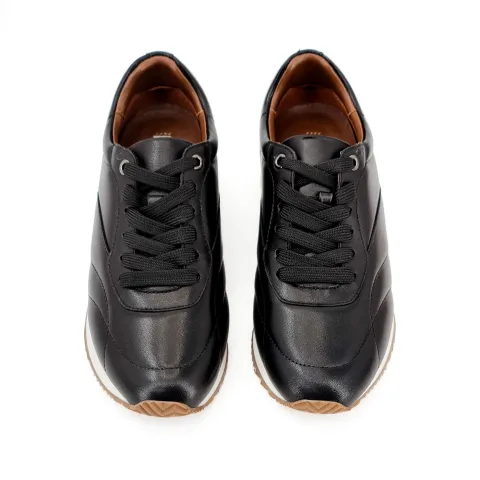 Кроссовки женские