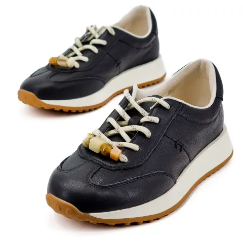 Кроссовки женские