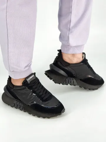 Кроссовки женские