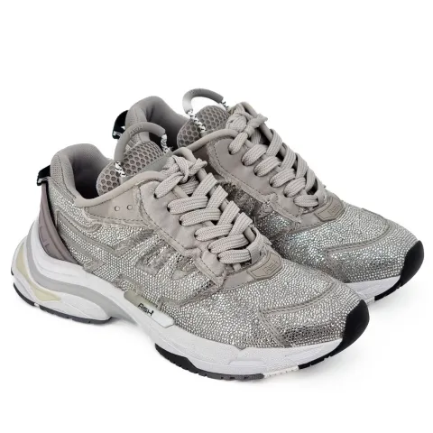 Кроссовки женские