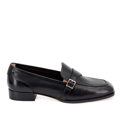 Лоферы женские