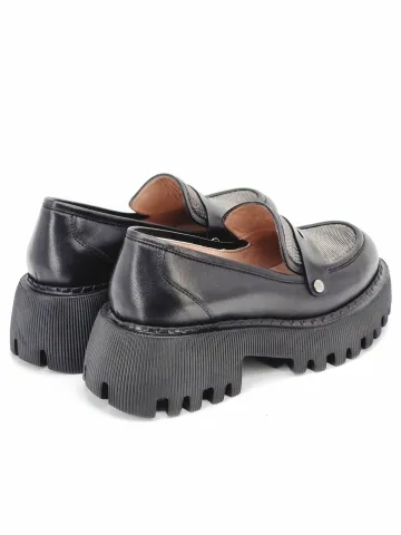 Лоферы женские