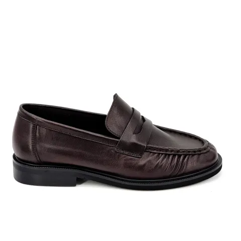 Лоферы женские