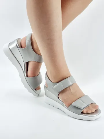 Босоножки женские