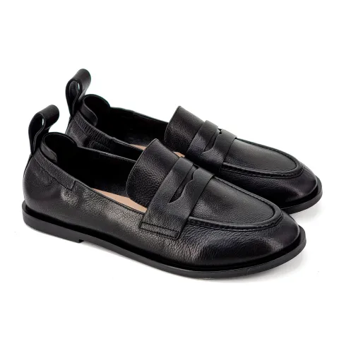 Лоферы женские