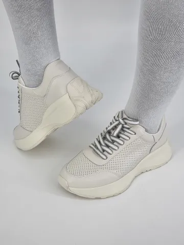 Кроссовки женские