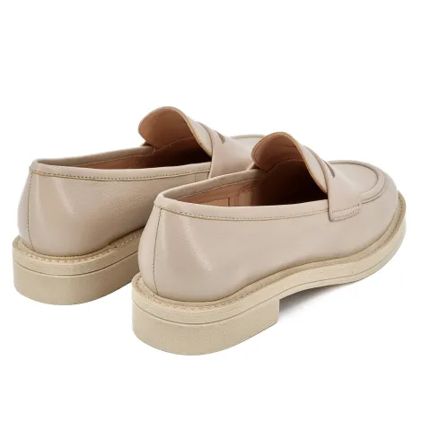 Лоферы женские