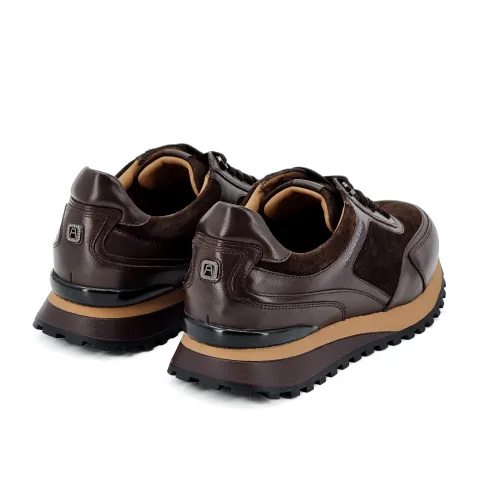 Кроссовки женские