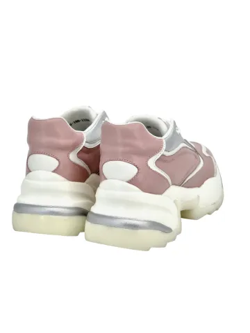 Кроссовки женские