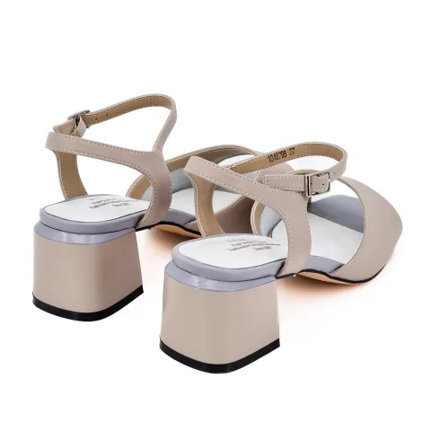 Босоножки женские