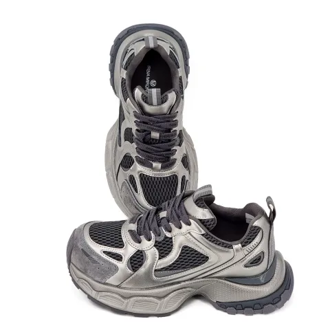 Кроссовки женские