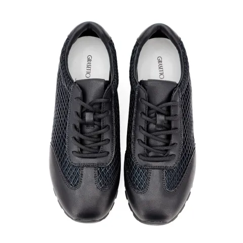 Кроссовки женские