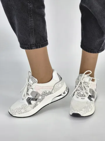 Кроссовки женские