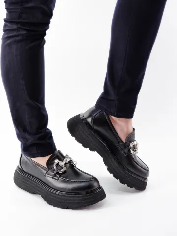 Лоферы женские