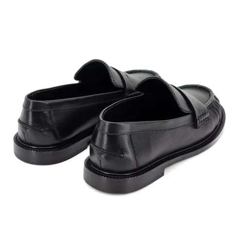 Лоферы женские