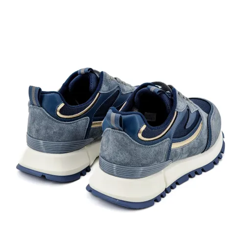 Кроссовки женские