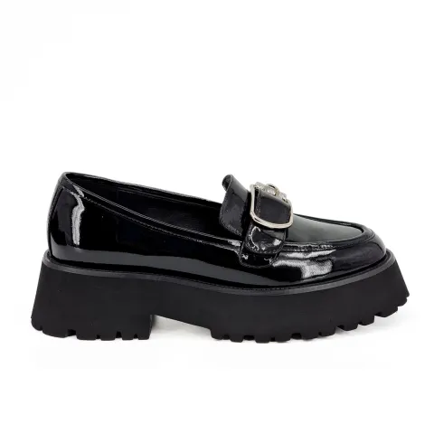 Лоферы женские