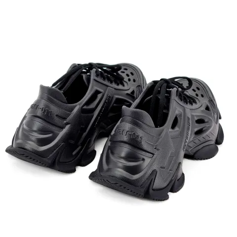 Кроссовки женские