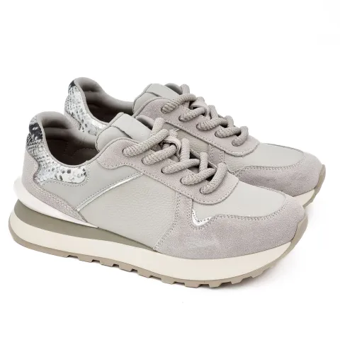 Кроссовки женские