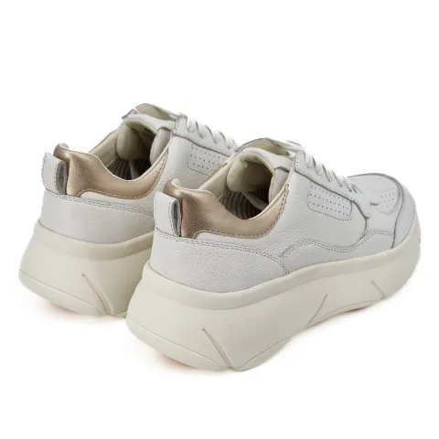 Кроссовки женские