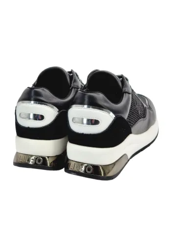 Кроссовки женские