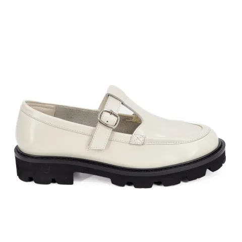 Лоферы женские